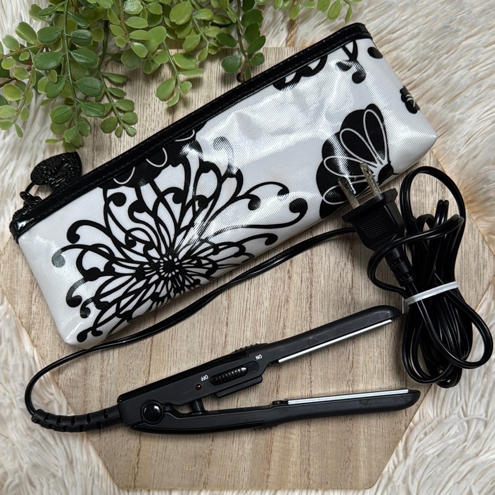 🎉HP🎉 Conair Mini Flat Iron & Floral Pouch 💗  Black & White